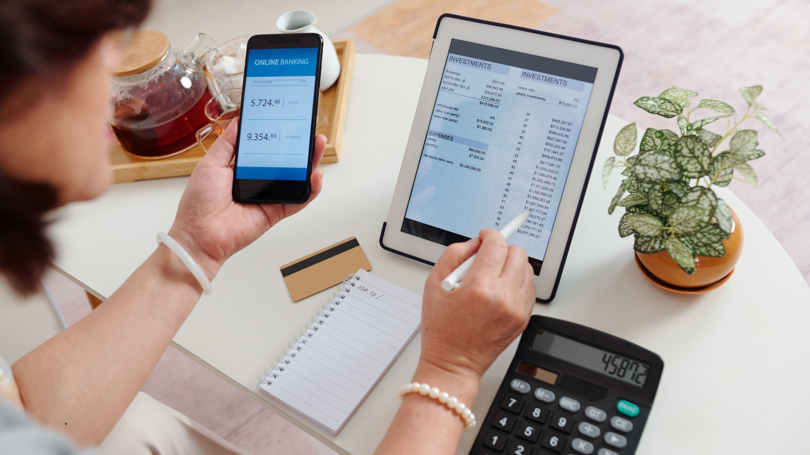 ¿Tu negocio necesita una checking account o cuenta corriente? Averígualo aquí.