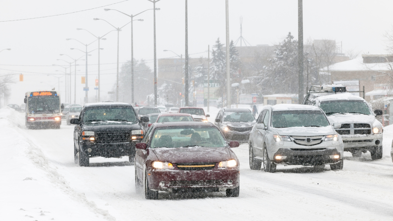 ¿Muy frío para conducir? Conoce cuándo es recomendable no usar el coche en invierno