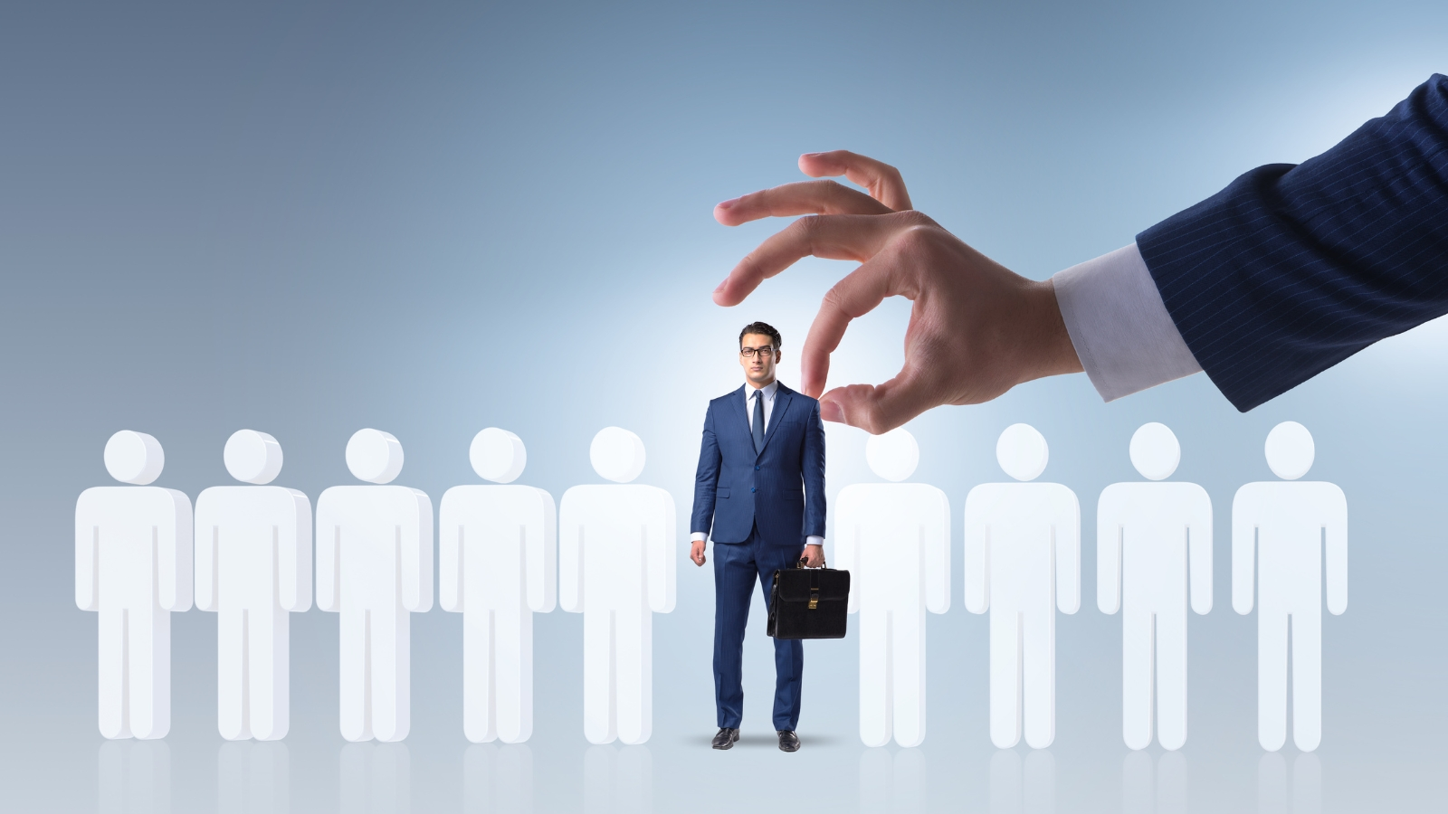 Debes reclutar trabajadores americanos antes de contratar H1-B